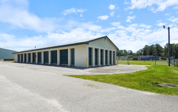 Southeastern Self Storage- Lake Waccamaw - 109 Dixon Street