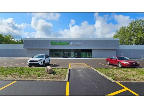 Extra Space Storage - 6462 - Burton - Davison Rd - 5350 Davison Road