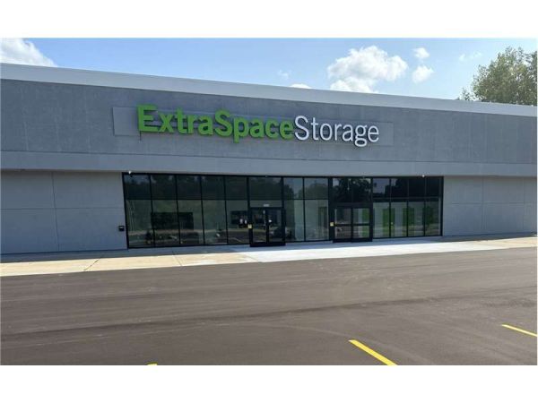 Extra Space Storage - 6462 - Burton - Davison Rd - 5350 Davison Road