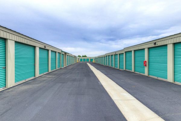 StorageMart - 12th Ave Rd - 2821 12th Ave Rd