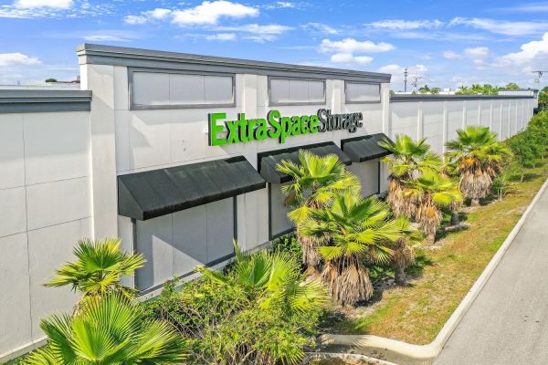Extra Space Storage - 6565 - Fort Myers - Colonial Blvd - 2670 Colonial Boulevard