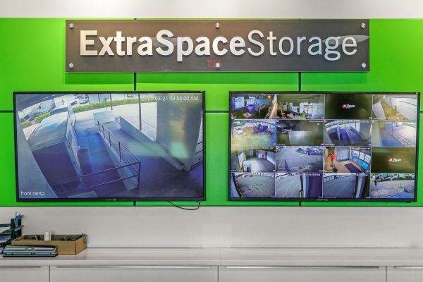 Extra Space Storage - 6565 - Fort Myers - Colonial Blvd - 2670 Colonial Boulevard
