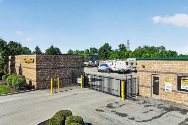 StorageMart - Endeavor Dr - 15385 Endeavor Drive