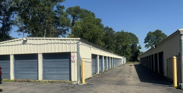 Superior Self Storage - 8200 Lillian Highway