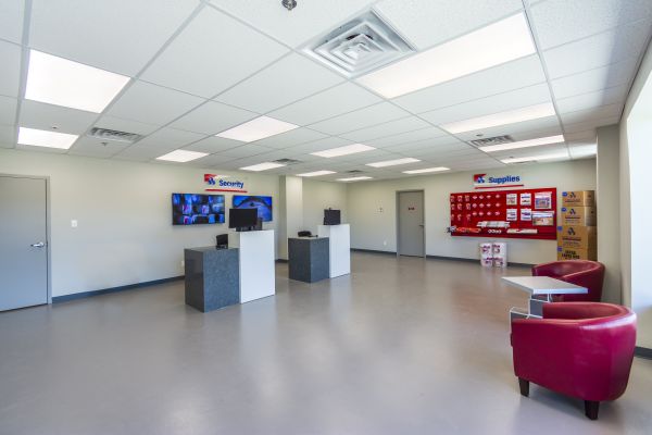 Devon Self Storage - 9183 Lubbock - 2010 Avenue R