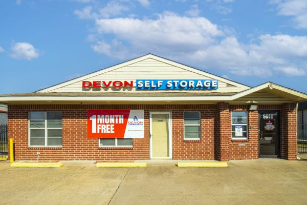 Devon Self Storage - 9273 - Bissonnet St - 9840 Bissonnet Street