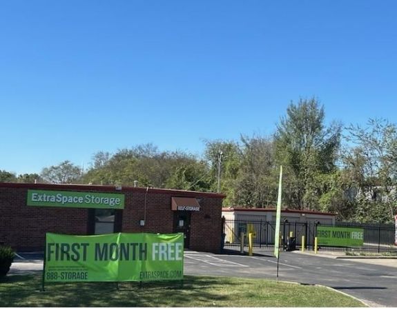 Extra Space Storage - 2089 - Hendersonville - Walton Ferry Rd - 134 Walton Ferry Road