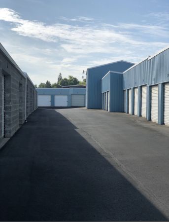 South Valley Mini Storage - 1006 S Pacific Hwy