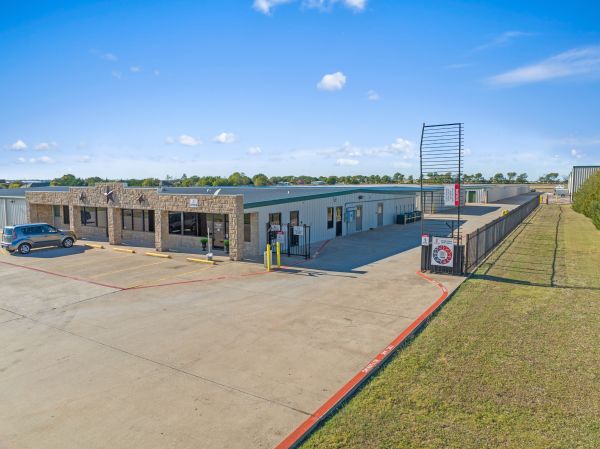 FreeUp Storage Waxahachie - 1832 Farm To Market 66