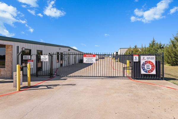 FreeUp Storage Waxahachie - 1832 Farm To Market 66