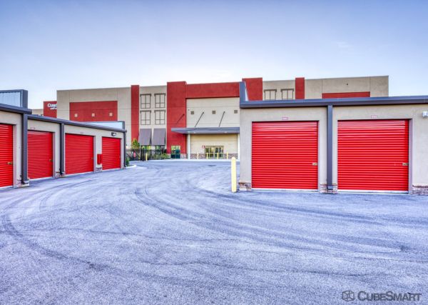 CubeSmart Self Storage - 3971 Colonial Blvd - FL - 3971 Colonial Boulevard
