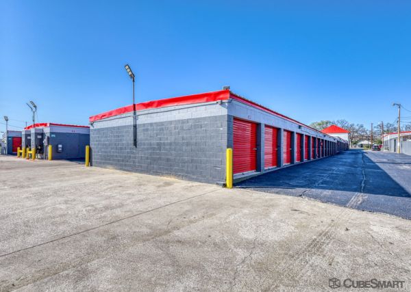CubeSmart Self Storage - West Division Street - 2932 West Division Street