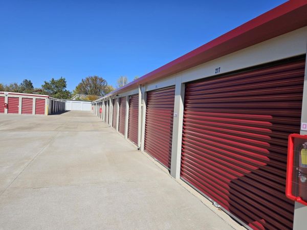 Extra Space Storage - 6670 - Warrenton - 1209 NE Service Rd - 1209 North Service Road East