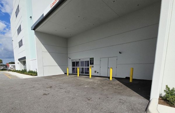 Extra Space Storage - 6624 - Lake Park - Watertower Rd - 1450 Watertower Road