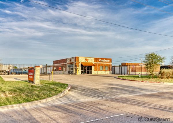 CubeSmart Self Storage TX Duncanville N Duncanville Rd - 1410 North Duncanville Road