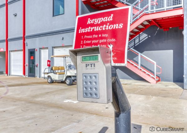 CubeSmart Self Storage - TX Plano N Avenue - 525 N Avenue