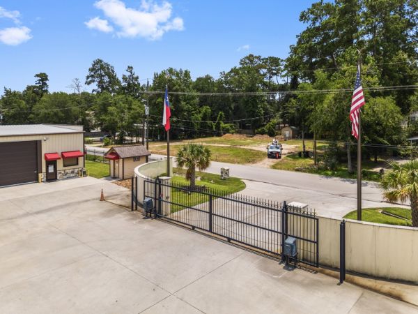 BlueGate - Conroe - 10985 Sleepy Hollow Road