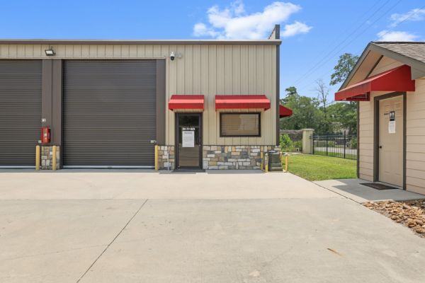 BlueGate - Conroe - 10985 Sleepy Hollow Road