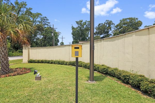 BlueGate - Conroe - 10985 Sleepy Hollow Road