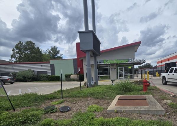 Extra Space Storage - 2225 - San Antonio - 6075 De Zavala Rd - 6075 De Zavala Road