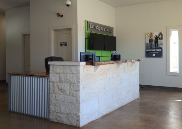 Extra Space Storage - 2233 - Boerne - River Rd - 1730 River Road