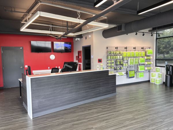 Extra Space Storage - 2085 - Seattle - W Armory Way - 1561 West Armory Way