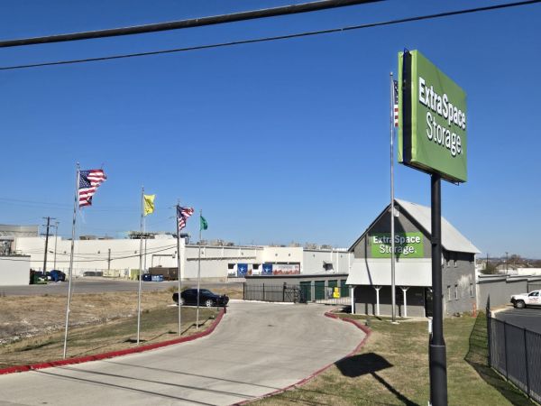 Extra Space Storage - 2231 - San Antonio - Harry Wurzbach Rd - 2626 Harry Wurzbach Road