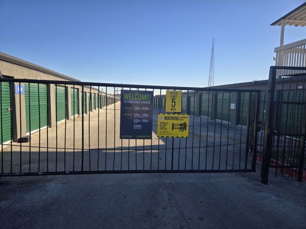 Extra Space Storage - 2231 - San Antonio - Harry Wurzbach Rd - 2626 Harry Wurzbach Road