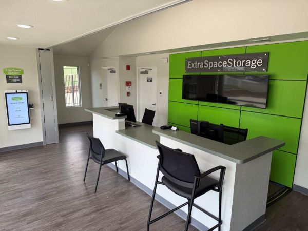 Extra Space Storage - 2226 - San Antonio - Encino Commons - 21703 Encino Commons