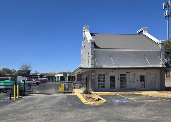 Extra Space Storage - 2219 - San Antonio - Babcock Rd - 5842 Babcock Road