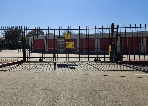 Extra Space Storage - 2087 - Houston - 9831 W Bellfort Ave - 9831 West Bellfort Avenue