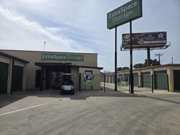 Extra Space Storage - 2230 - San Antonio - Goliad Rd - 2507 Goliad Road