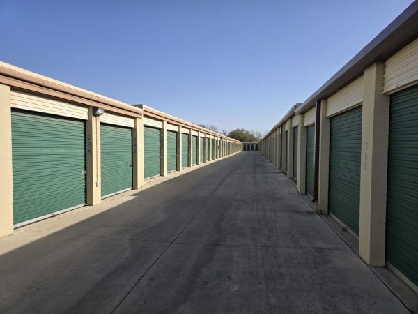 Extra Space Storage - 2230 - San Antonio - Goliad Rd - 2507 Goliad Road