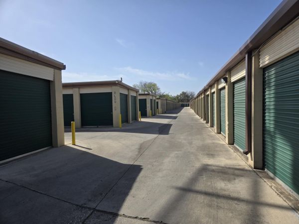 Extra Space Storage - 2230 - San Antonio - Goliad Rd - 2507 Goliad Road