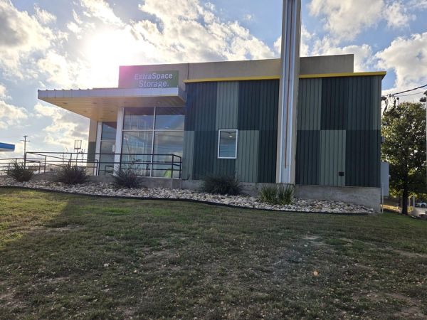 Extra Space Storage - 2234 - San Antonio - 6911 W Military Dr - 6911 Military Drive West