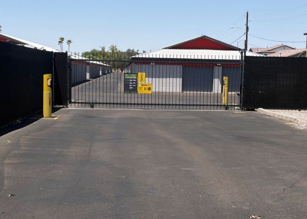 Extra Space Storage - 6637 - Glendale - 6208 N 67th Ave - 6208 North 67th Avenue