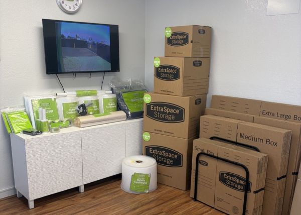 Extra Space Storage - 6637 - Glendale - 6208 N 67th Ave - 6208 North 67th Avenue