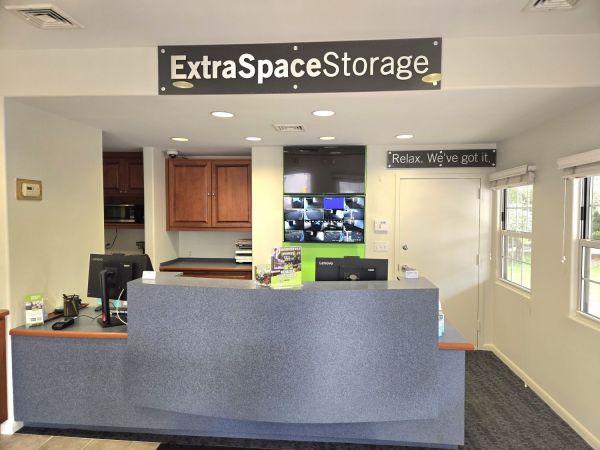 Extra Space Storage - 6696 - Southampton - Leecon Ct - 10 Leecon Court