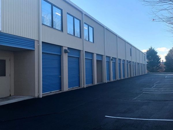 Extra Space Storage - 6696 - Southampton - Leecon Ct - 10 Leecon Court