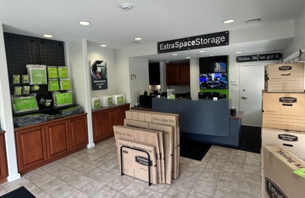 Extra Space Storage - 6696 - Southampton - Leecon Ct - 10 Leecon Court
