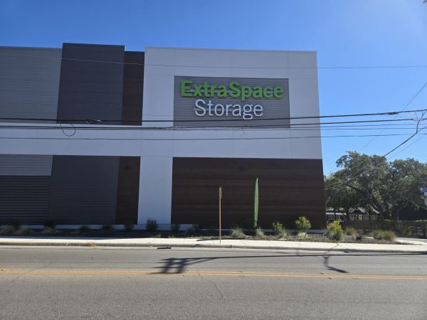 Extra Space Storage - 6723 - San Antonio - E French Pl - 211 East French Place