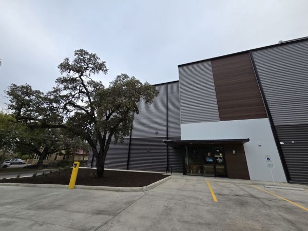 Extra Space Storage - 6723 - San Antonio - E French Pl - 211 East French Place