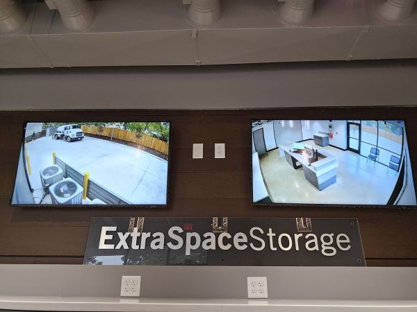 Extra Space Storage - 6723 - San Antonio - E French Pl - 211 East French Place