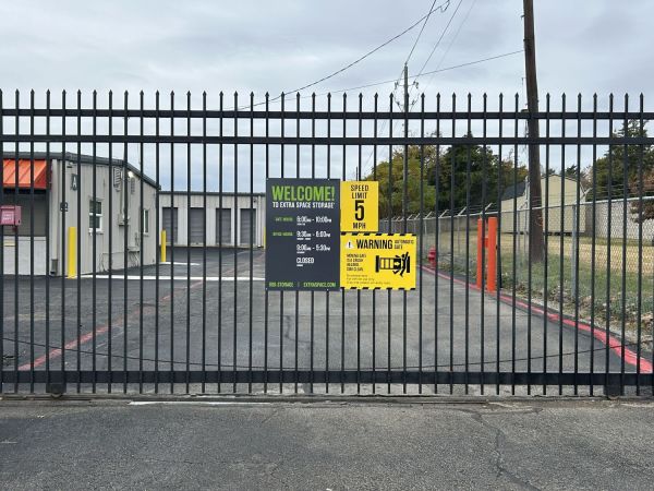 Extra Space Storage - 6643 - DeSoto - N Hampton Rd - 1817 North Hampton Road