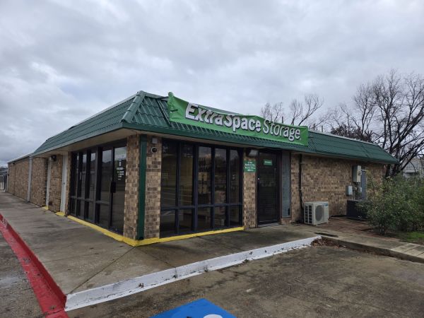 Extra Space Storage - 6681 - Bedford - Bedford Rd - 2708 Bedford Road