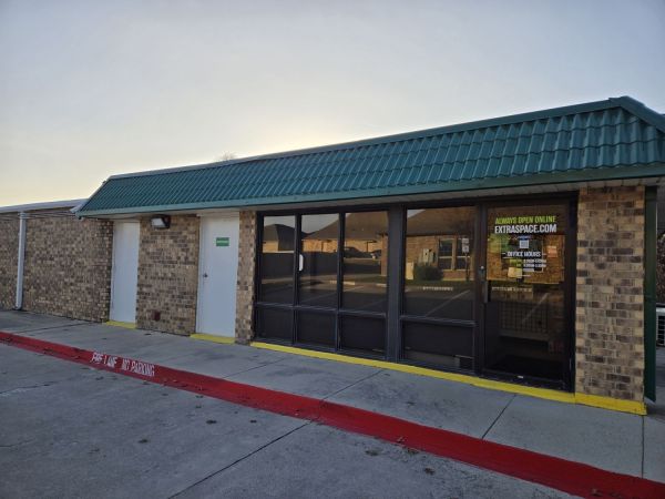 Extra Space Storage - 6681 - Bedford - Bedford Rd - 2708 Bedford Road