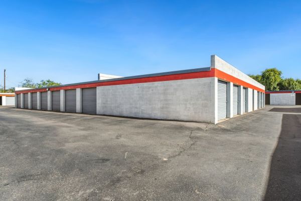 Extra Space Storage - 6638 - Glendale - 6015 N 67th Ave - 6015 North 67th Avenue