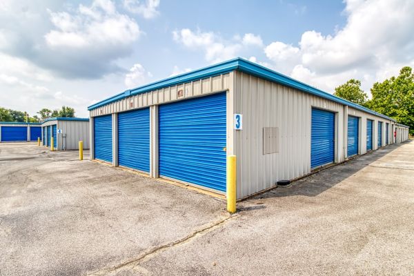 Snapbox Self Storage - Bentonville - 804 Southeast J Street - 804 Southeast J Street