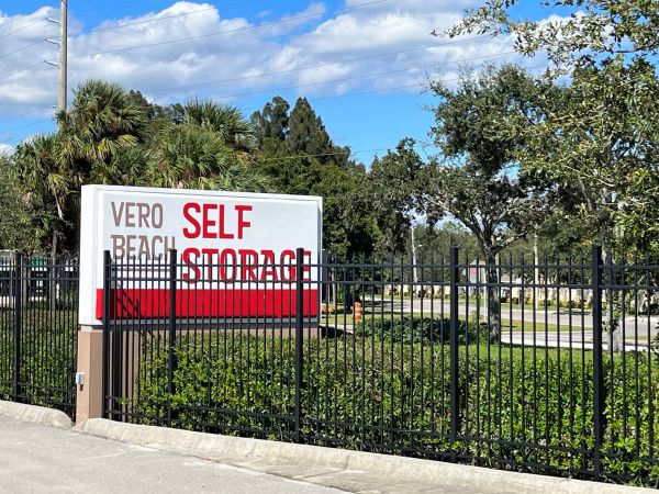 Vero Beach Self Storage - 605 U.S. 1