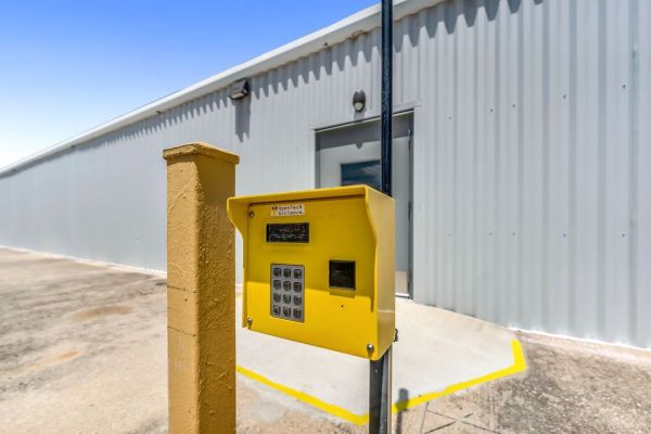 Extra Space Storage - 6739 - Denton - Virginia Cir - 2820 Virginia Circle